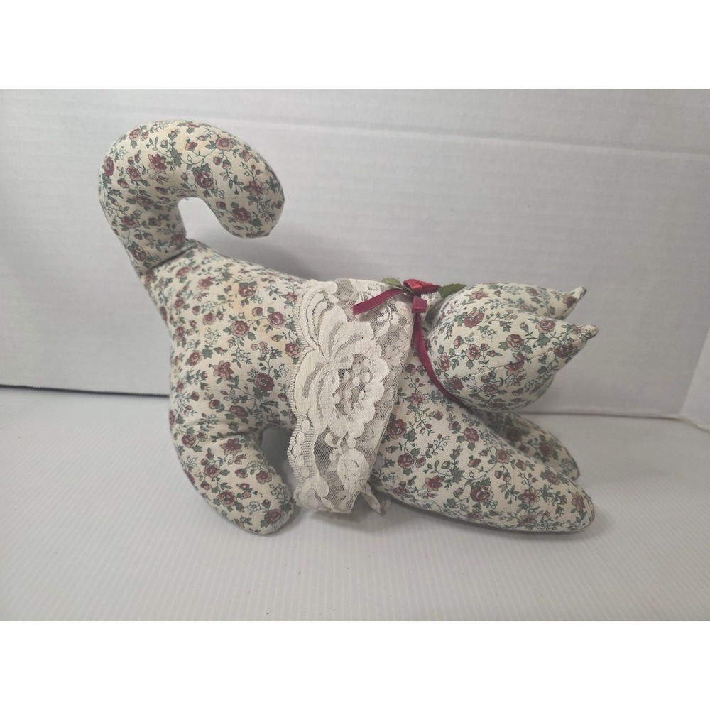 LOOMCO Floral Fabric Cat Plush OS Multicolor Fair 1992 Decor